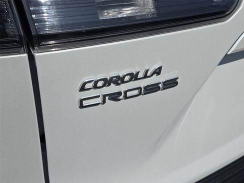Used 2026 Toyota Corolla Cross LE FWD image 22