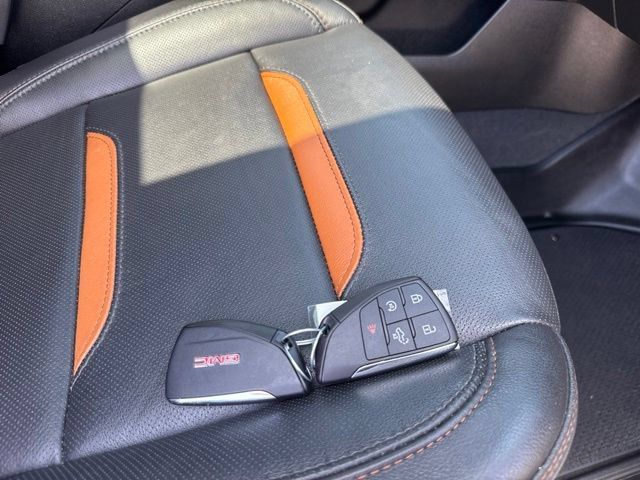 Used 2025 GMC Sierra 1500 AT4 w/ AT4 Premium Package AWD/4WD image 9