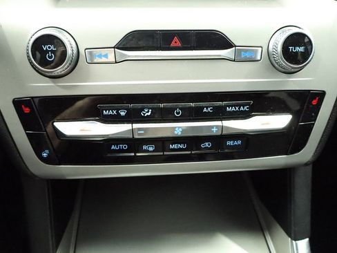 Used 2023 Ford Explorer XLT w/ Equipment Group 202A image 43