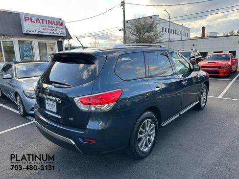 Used 2015 Nissan Pathfinder SV image 4