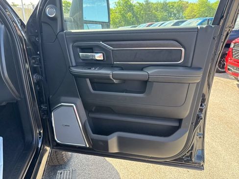 New 2026 RAM 2500 Laramie AWD/4WD image 28