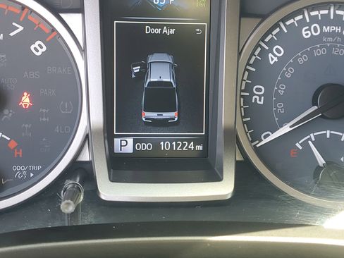 Used 2021 Toyota Tacoma SR5 RWD image 24