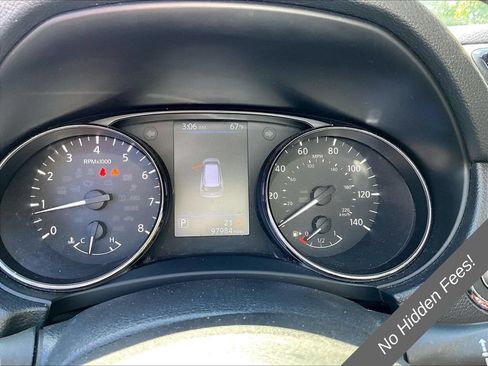 Used 2018 Nissan Rogue SV AWD/4WD image 17