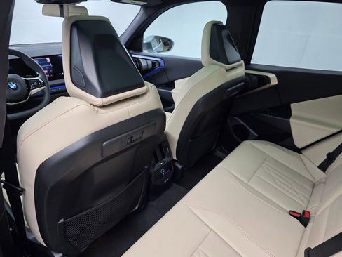 Used 2025 BMW X3 xDrive30i w/ Convenience Package AWD/4WD image 16