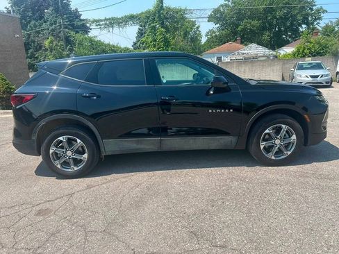 Used 2025 Chevrolet Blazer LT AWD/4WD image 4