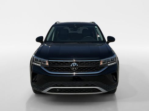 Used 2024 Volkswagen Taos SE image 18