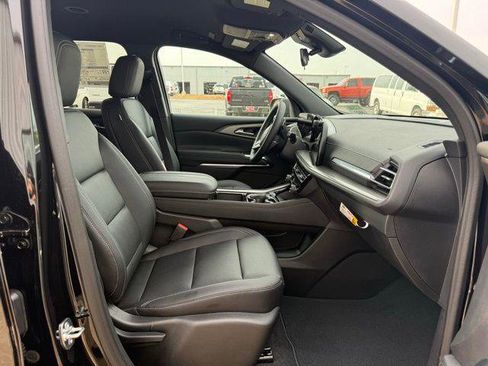 New 2026 Chevrolet Traverse LT image 7