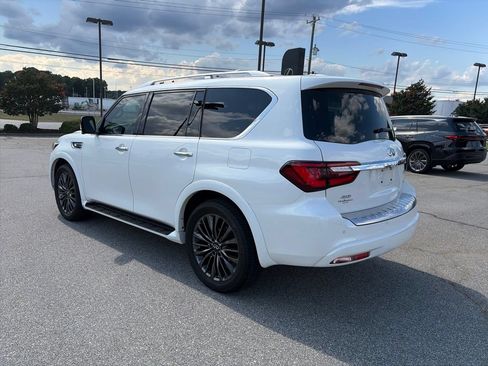 Used 2023 INFINITI QX80 Sensory w/ All-Season Package AWD/4WD image 2