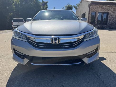 Used 2017 Honda Accord EX-L image 2