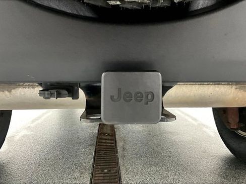 Used 2016 Jeep Wrangler Unlimited Rubicon w/ Dual Top Group image 39