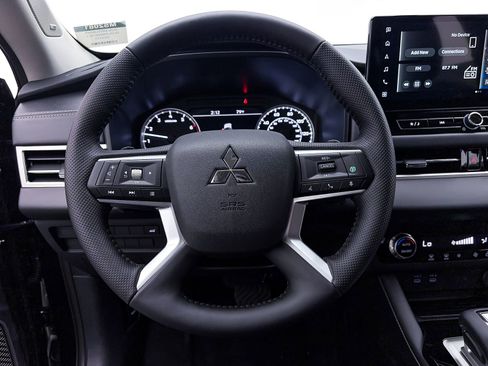 New 2026 Mitsubishi Outlander SE image 20