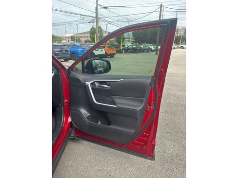 Used 2025 Toyota RAV4 XLE Premium w/ Weather Package FWD image 18