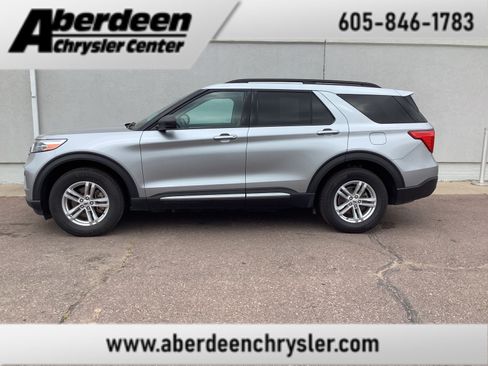 Used 2022 Ford Explorer XLT AWD/4WD image 1