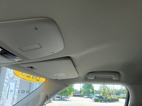 Used 2025 Nissan Armada SV RWD image 21