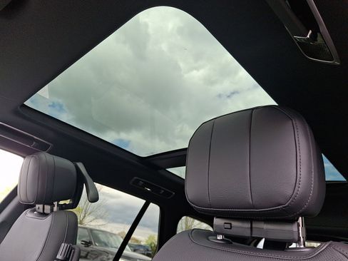 New 2026 Land Rover Range Rover SE AWD/4WD image 12