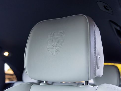 Certified 2024 Porsche Macan Turbo image 30