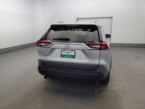 Used 2021 Toyota RAV4 XLE image 7