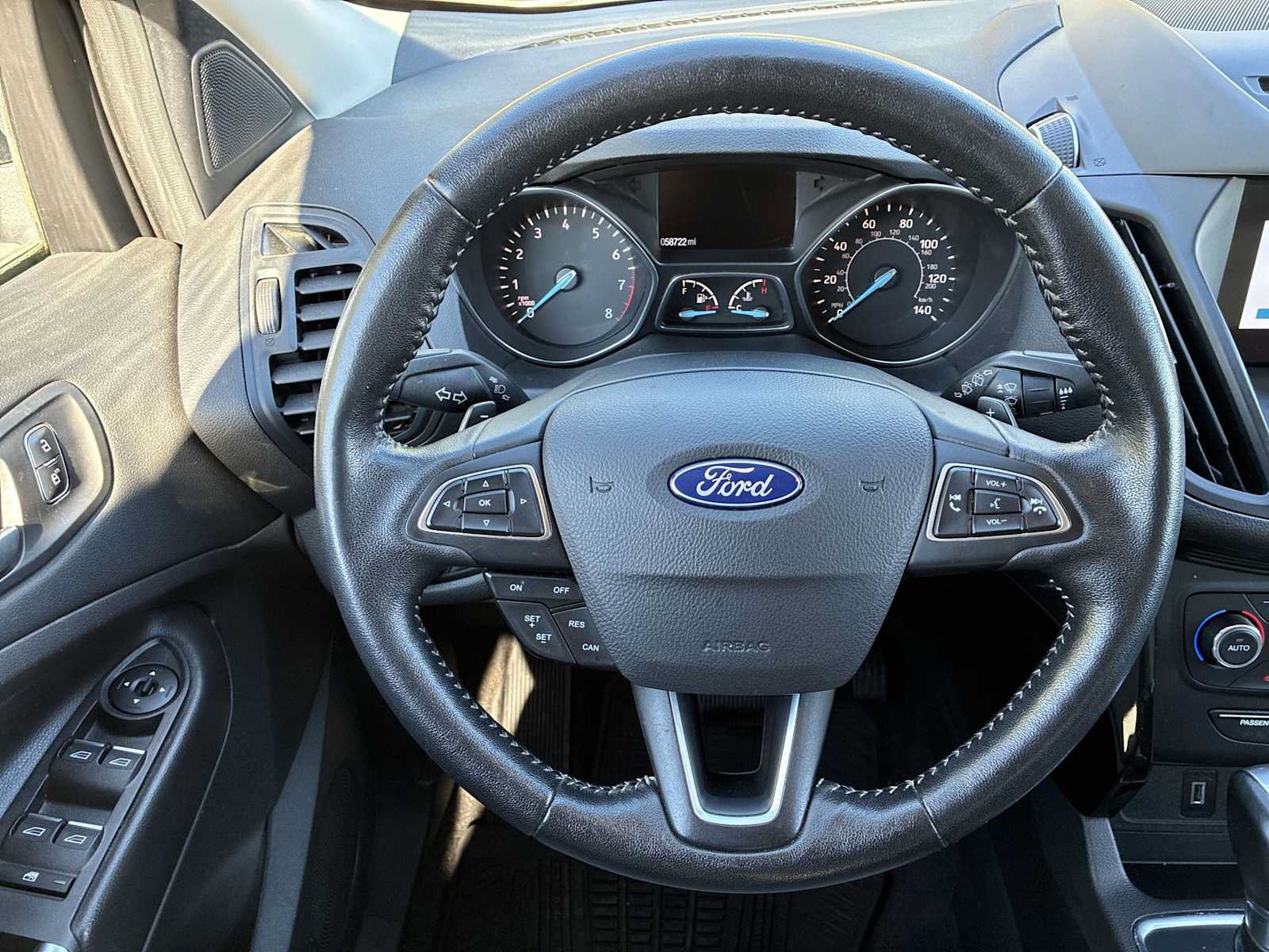 Used 2017 Ford Escape SE w/ Equipment Group 201A AWD/4WD image 11