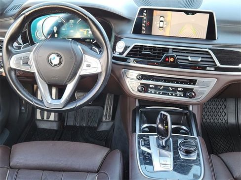 Used 2019 BMW 750i xDrive w/ Executive Package image 27