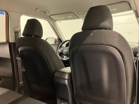 Used 2023 Kia Soul S FWD image 44