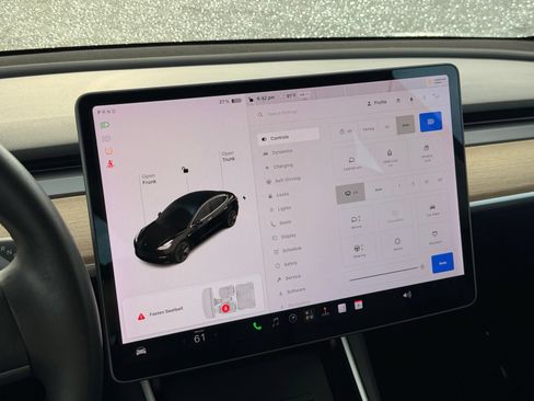 Used 2018 Tesla Model 3 Mid Range RWD image 34