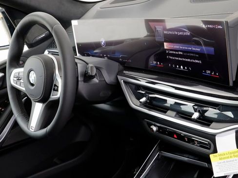 New 2026 BMW X7 xDrive40i w/ M Sport Package AWD/4WD image 22