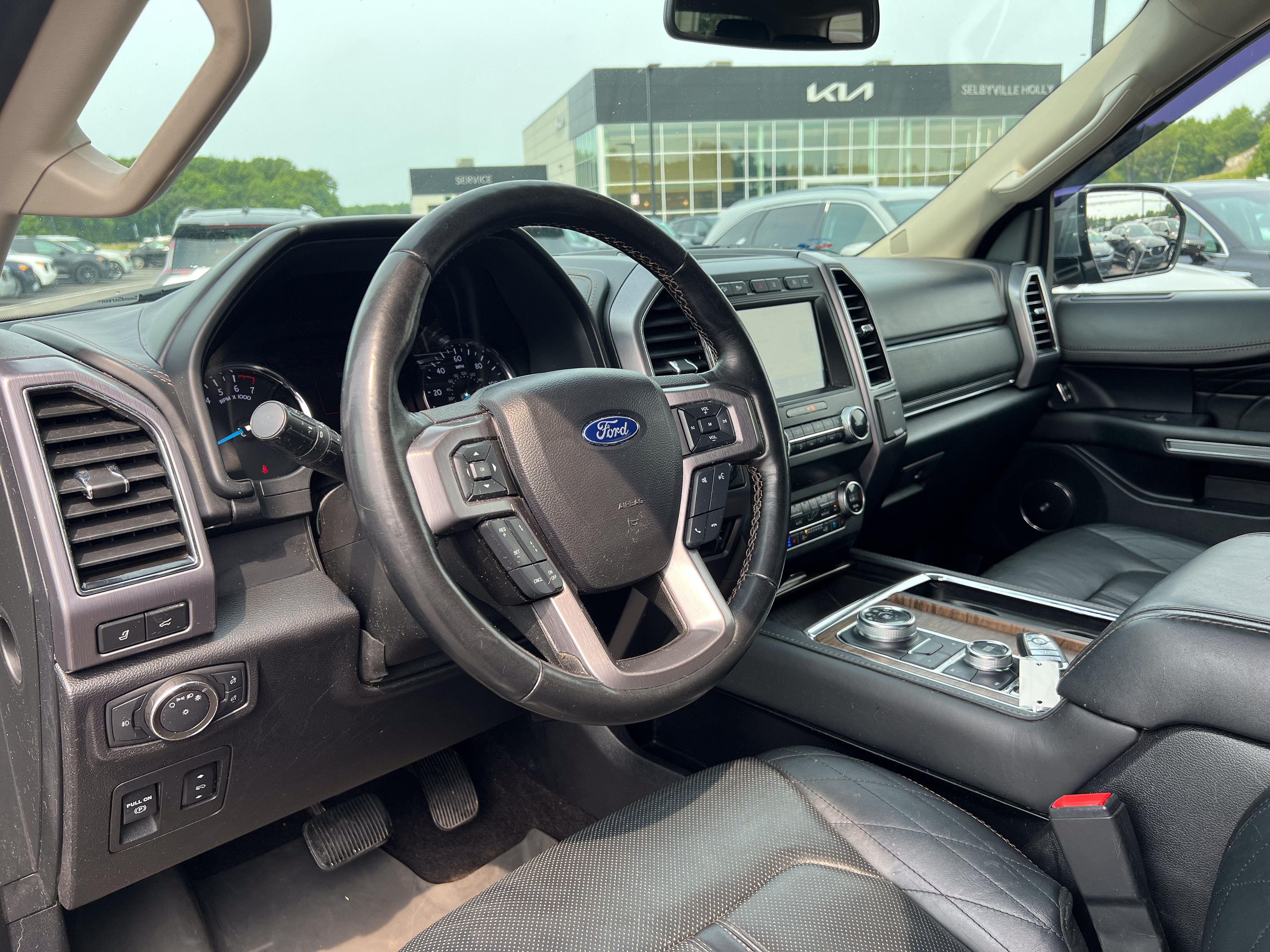 Used 2020 Ford Expedition Platinum AWD/4WD image 16