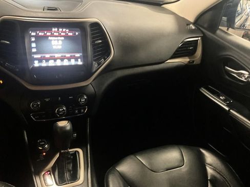Used 2017 Jeep Cherokee Limited AWD/4WD image 22
