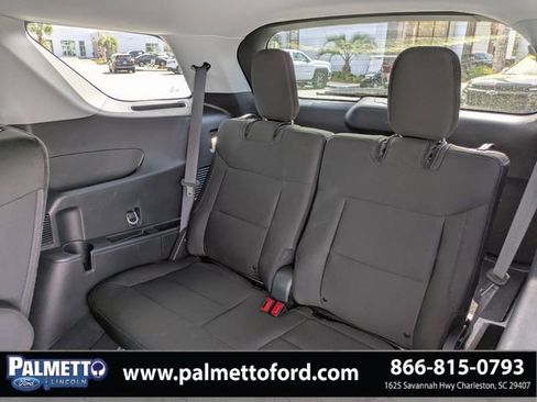 Used 2024 Ford Explorer XLT image 12