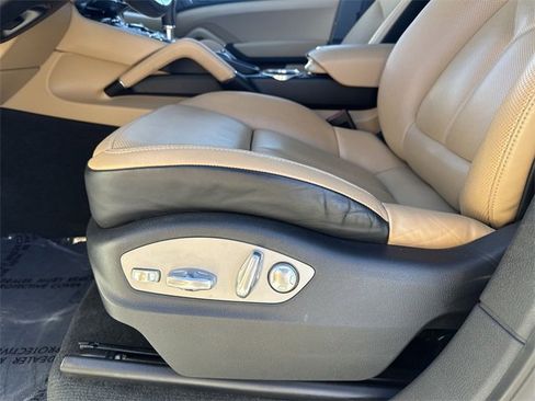 Used 2016 Porsche Cayenne Base image 30