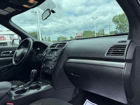 Used 2018 Ford Explorer XLT AWD/4WD image 21