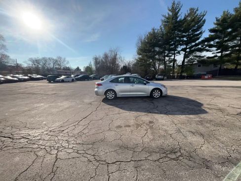 Used 2025 Toyota Corolla LE image 10