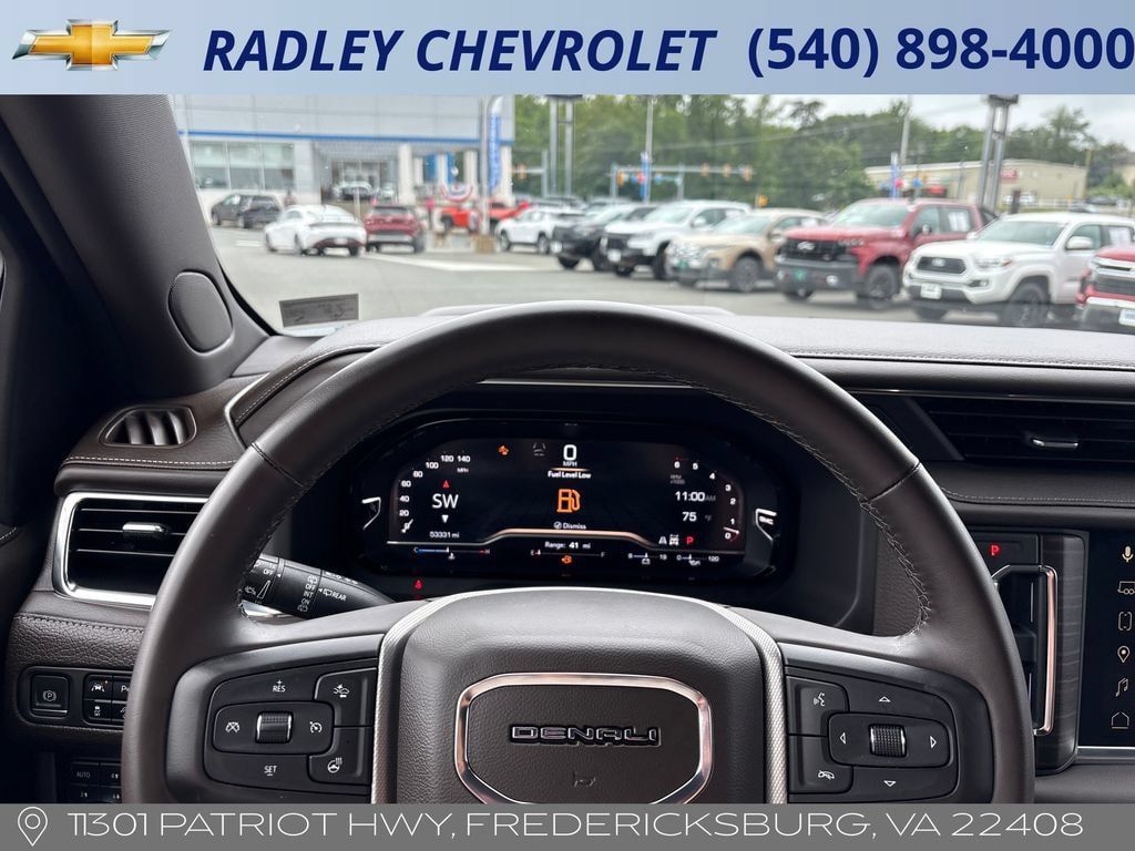 Used 2023 GMC Yukon Denali AWD/4WD image 6