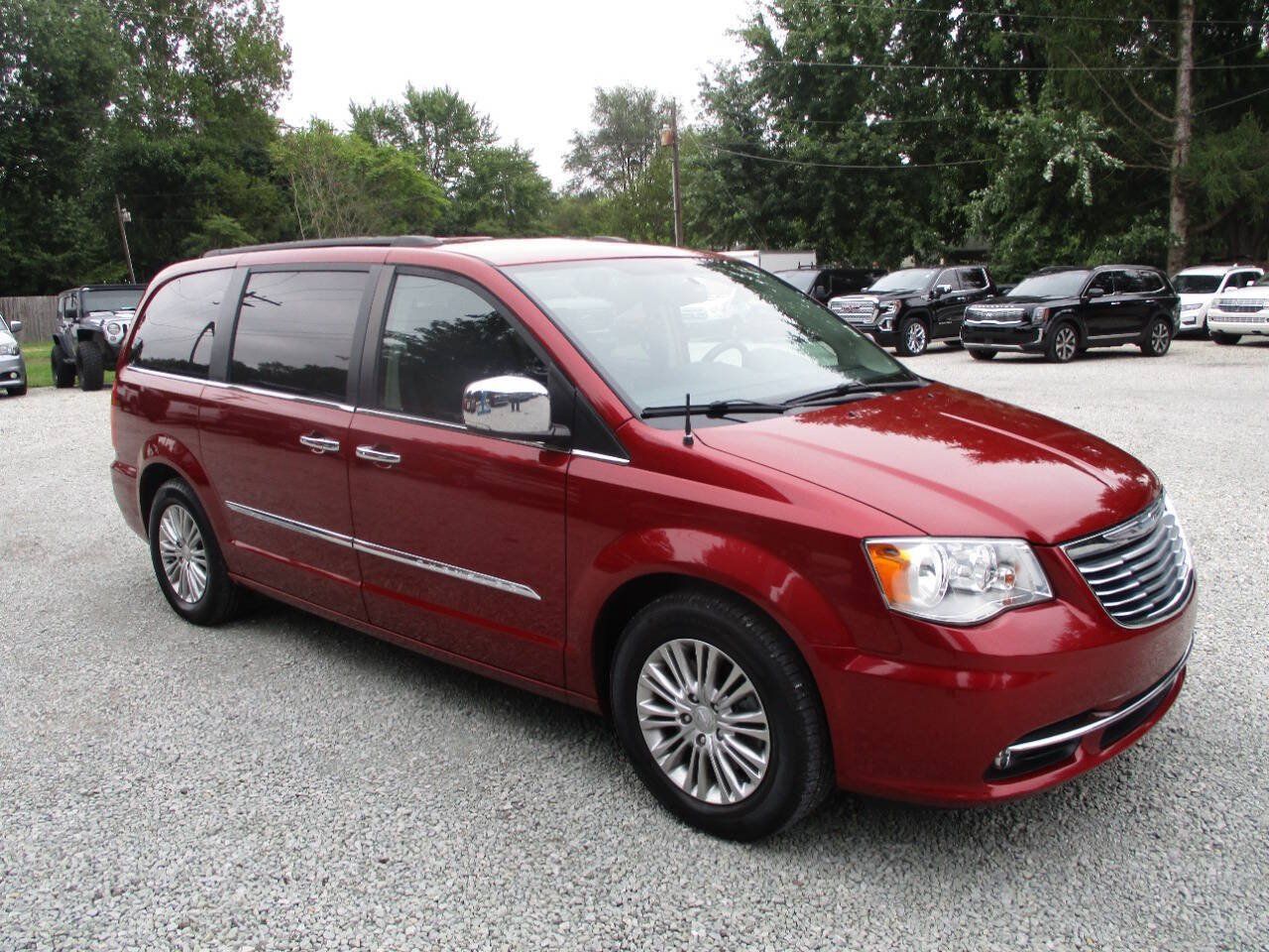 Used 2015 Chrysler Town & Country Touring-L w/ Driver Convenience Group FWD image 7