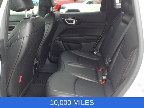 Used 2025 Jeep Compass Trailhawk AWD/4WD image 13