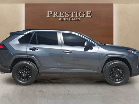 Used 2021 Toyota RAV4 XLE image 14