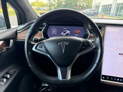 Used 2017 Tesla Model X 75D AWD/4WD image 15