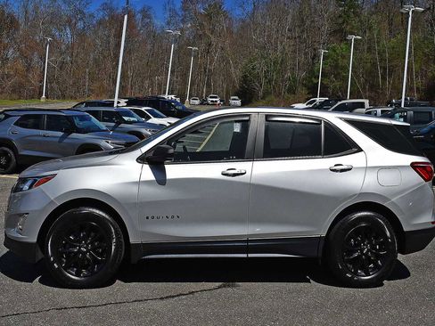 Used 2021 Chevrolet Equinox LS AWD/4WD image 4