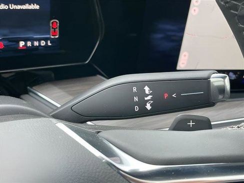 New 2025 Chevrolet Suburban Premier image 19