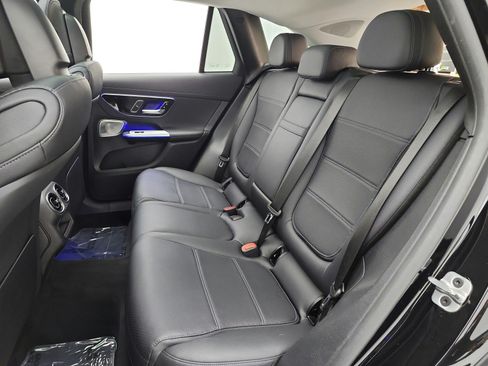 Used 2023 Mercedes-Benz GLC 300 4MATIC image 15