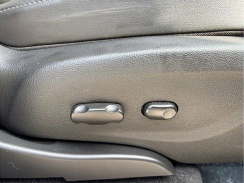 Used 2018 Buick Encore Premium image 44