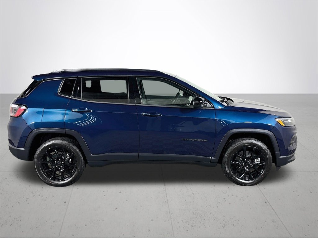 Certified 2026 Jeep Compass Latitude AWD/4WD image 6