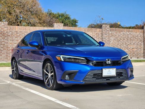 Used 2023 Honda Civic Touring image 4