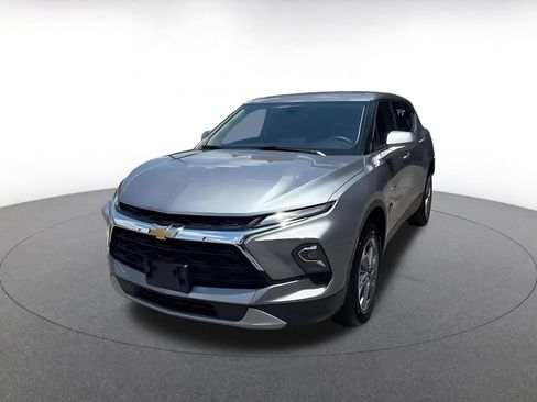 Used 2025 Chevrolet Blazer LT FWD image 6