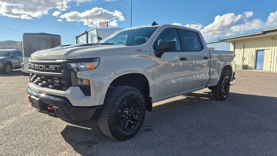 Used 2026 Chevrolet Silverado 1500 Custom Trail Boss AWD/4WD image 10