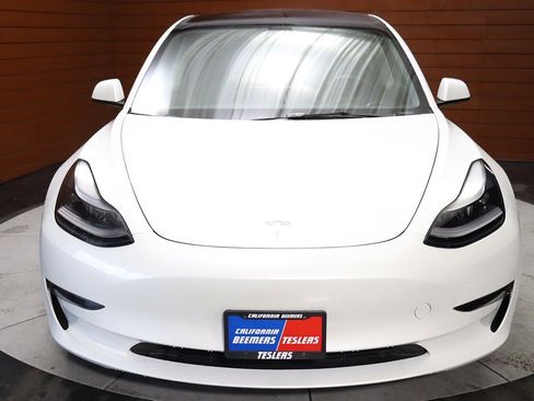 Used 2023 Tesla Model 3 Standard Range RWD image 3