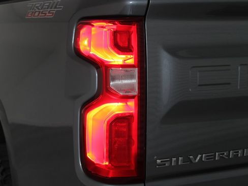 Used 2020 Chevrolet Silverado 1500 LT Trail Boss w/ Convenience Package AWD/4WD image 48