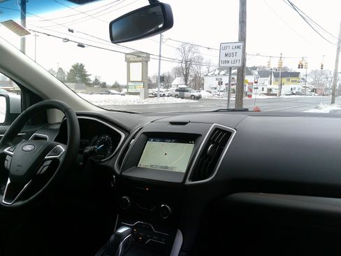 Used 2018 Ford Edge SEL w/ Equipment Group 201A image 24