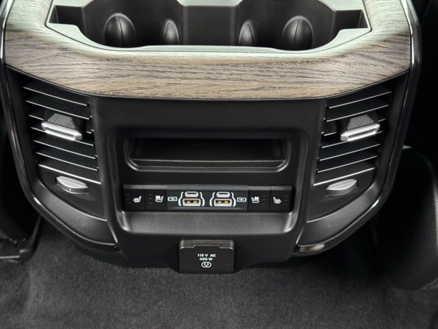 Used 2025 RAM 1500 Limited AWD/4WD image 32