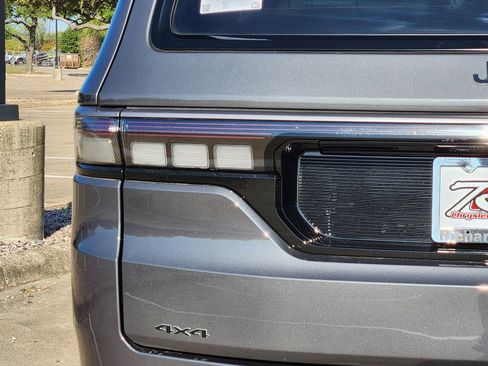 New 2026 Jeep Grand Wagoneer Limited AWD/4WD image 15